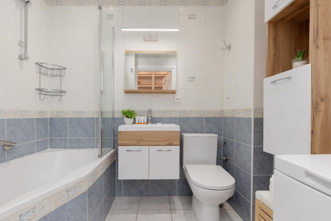 Apartment Cozy With Parking In Ursus By Renters