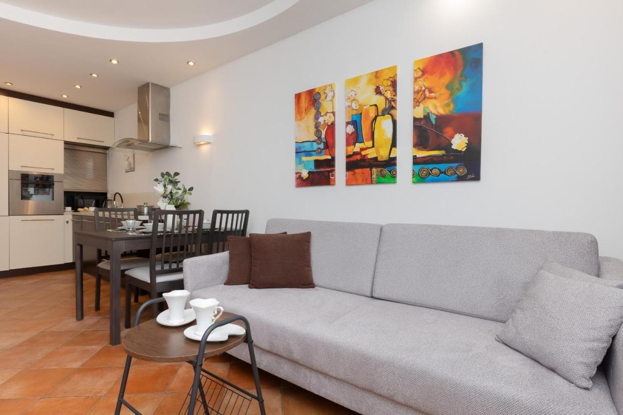 Cozy With Parking In Ursus By Renters *